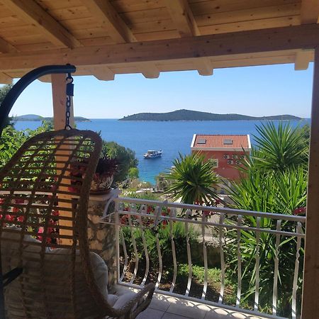 Blue Paradise Apartman 2 Sevid Bagian luar foto